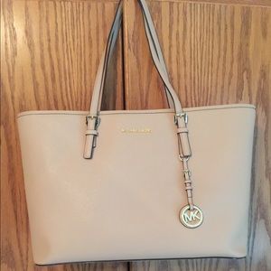 Jet Set Travel XL Leather Top-Zip Tote